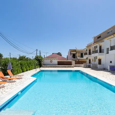 Dora Pool By Konnect,150m From The Hotel